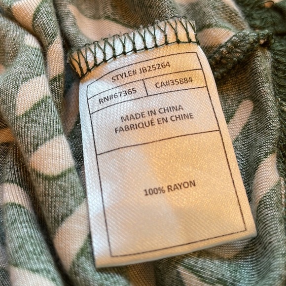 Jack by BB Dakota Split Back Chevron Tank - Picture 6 of 10